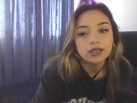 Snapshot of Itsgabyx chatting on February 12, 2026, 5:56 pm Itsgabyx online show from February 12, 2026, 5:56 pm