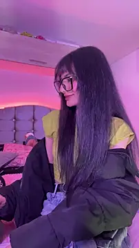  Lucycherry online show from February 17, 2026, 4:54 am