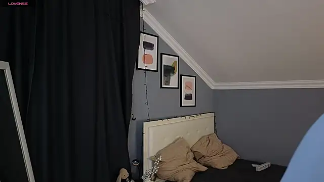 Naomi Demio online show from April 1, 2026, 12:06 pm