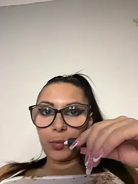 Snapshot of HiddendesireXO01 chatting on February 20, 2026, 9:55 am HiddendesireXO01 online show from February 20, 2026, 9:55 am