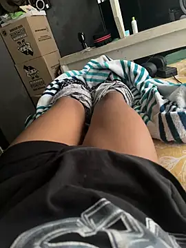 KobeyTronn online show from April 1, 2026, 12:06 pm