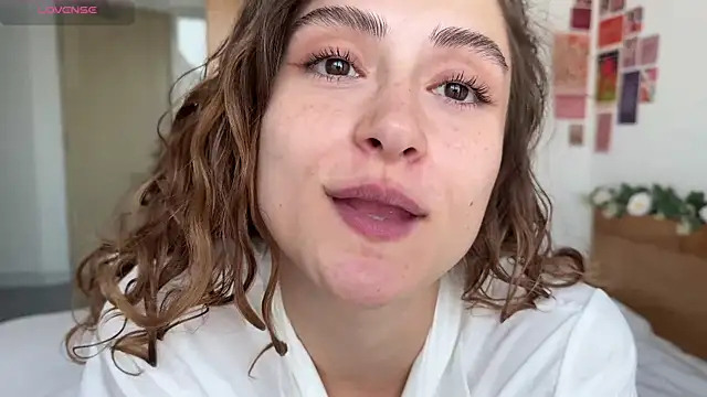 cutiemari online show from April 10, 2026, 4:41 am