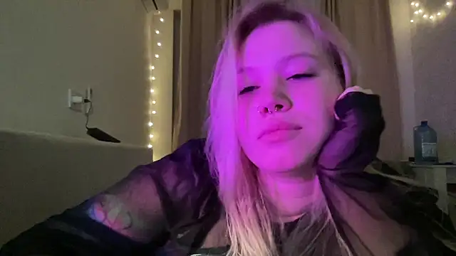 Lulu Di online show from April 2, 2026, 8:04 pm