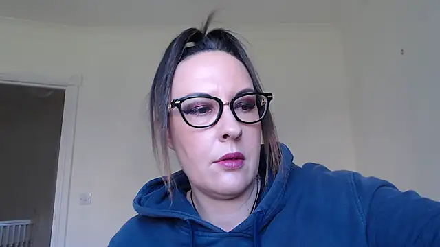 Snapshot of PsychicDominatrix chatting on April 6, 2026, 12:28 pm PsychicDominatrix online show from April 6, 2026, 12:28 pm