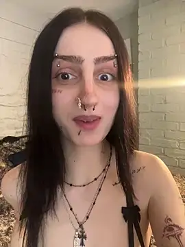 bellaxlauren online show from March 24, 2026, 3:45 pm