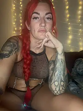 Snapshot of MrsRedFoxy chatting on June 29, 2026, 9:14 pm MrsRedFoxy online show from June 29, 2026, 9:14 pm