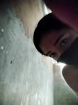 Snapshot of Mrc01 chatting on February 9, 2026, 6:39 pm Mrc01 online show from February 9, 2026, 6:39 pm