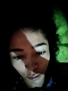 Snapshot of Mrc01 chatting on April 5, 2026, 11:17 am Mrc01 online show from April 5, 2026, 11:17 am