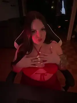 Snapshot of Elysiasecret chatting on April 12, 2026, 12:47 am Elysiasecret online show from April 12, 2026, 12:47 am