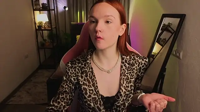 Snapshot of Mya_Sun chatting on February 6, 2026, 9:44 pm Mya Sun online show from February 6, 2026, 9:44 pm