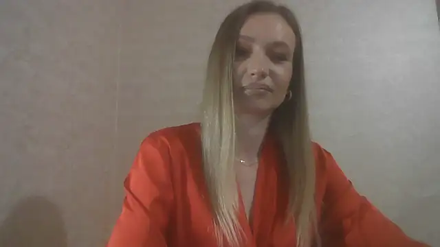 AureliaStar450 online show from February 5, 2026, 9:43 pm