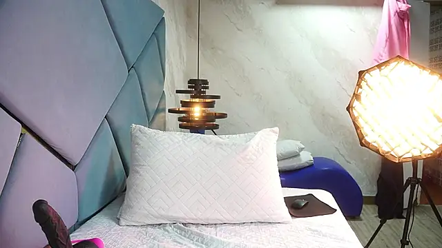 karol sm online show from April 16, 2026, 2:45 am