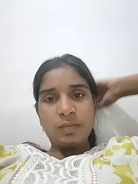 Beautyqueenmp online show from January 19, 2026, 12:31 pm