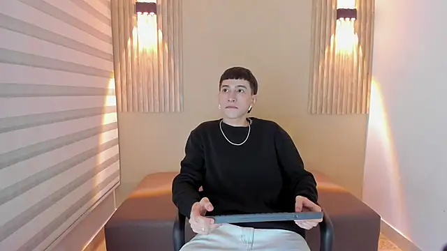 lian cameron online show from February 11, 2026, 3:50 am