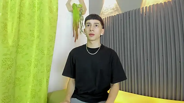 lian cameron online show from March 3, 2026, 4:08 am