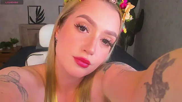 Snapshot of Viickie_Nelsson chatting on April 10, 2026, 9:49 am Viickie Nelsson online show from April 10, 2026, 9:49 am