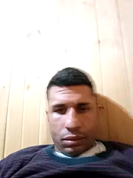 Snapshot of Tiagoow01 chatting on May 10, 2026, 5:11 am Tiagoow01 online show from May 10, 2026, 5:11 am