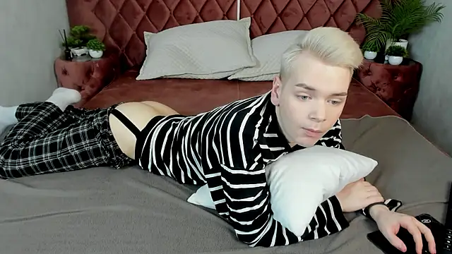 Je Salvatore online show from March 5, 2026, 6:32 am