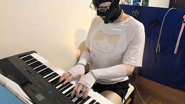 Miaxma online show from April 20, 2026, 5:47 pm