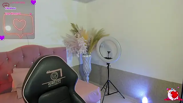 SABRIINA TAY online show from February 5, 2026, 11:50 am