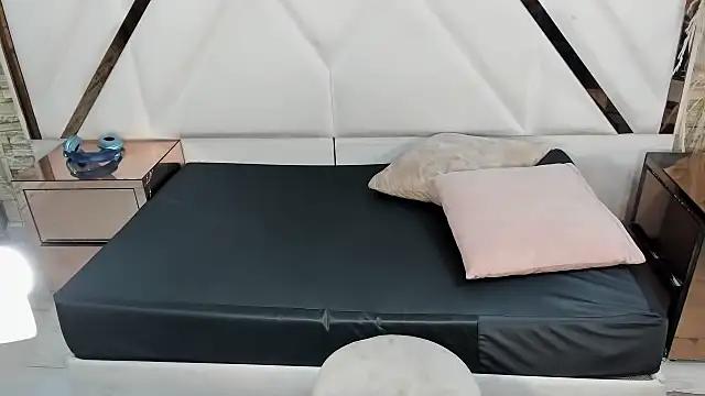 Shara Oz online show from February 24, 2026, 2:34 am