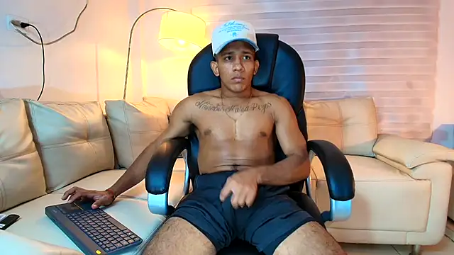 ricky spensar23cm  online show from April 21, 2026, 1:42 am