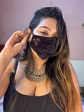 Samaira Juicy143 online show from May 4, 2026, 6:11 pm