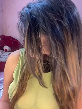 Samaira Juicy143 online show from May 6, 2026, 6:56 pm