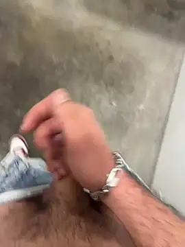 Tumatadorrrx online show from April 13, 2026, 9:46 am