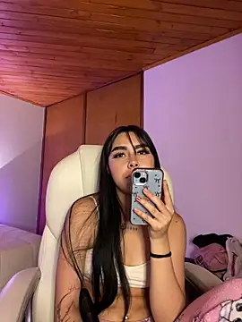 scarlett pinkk1 online show from February 9, 2026, 4:32 am