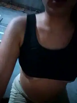 Snapshot of mariposaros4 chatting on April 3, 2026, 8:04 pm mariposaros4 online show from April 3, 2026, 8:04 pm