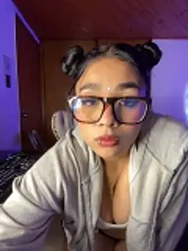 Violetta pinkk1 online show from March 3, 2026, 4:52 am