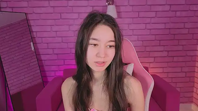 Nicole Brownie online show from April 3, 2026, 1:01 am