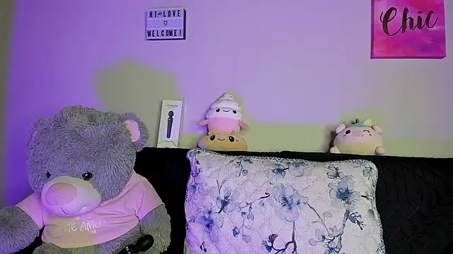 ViolettM online show from March 11, 2026, 5:34 am