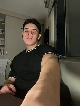 Maximuz1920 online show from February 6, 2026, 12:28 am