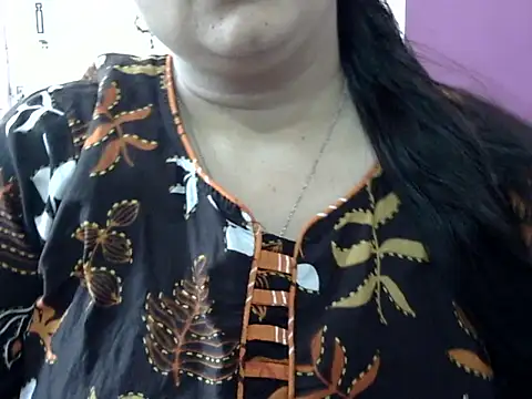 Snapshot of Cute_Aliyaa chatting on May 15, 2026, 10:24 am Cute Aliyaa online show from May 15, 2026, 10:24 am