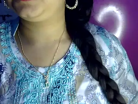Snapshot of Cute_Aliyaa chatting on July 28, 2026, 2:13 pm Cute Aliyaa online show from July 28, 2026, 2:13 pm