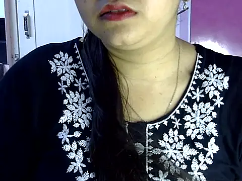 Snapshot of Cute_Aliyaa chatting on May 26, 2026, 1:20 pm Cute Aliyaa online show from May 26, 2026, 1:20 pm