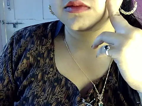 Snapshot of Cute_Aliyaa chatting on July 23, 2026, 11:18 am Cute Aliyaa online show from July 23, 2026, 11:18 am