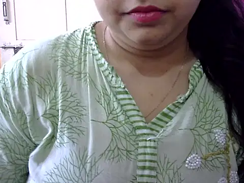 Snapshot of Cute_Aliyaa chatting on April 28, 2026, 9:35 am Cute Aliyaa online show from April 28, 2026, 9:35 am