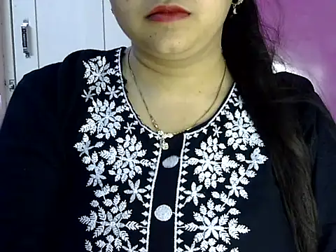 Snapshot of Cute_Aliyaa chatting on May 21, 2026, 1:52 pm Cute Aliyaa online show from May 21, 2026, 1:52 pm