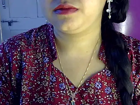 Snapshot of Cute_Aliyaa chatting on July 13, 2026, 12:26 pm Cute Aliyaa online show from July 13, 2026, 12:26 pm