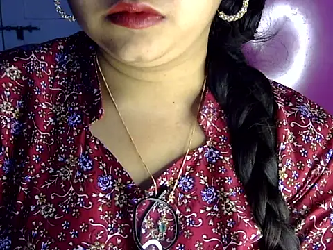 Snapshot of Cute_Aliyaa chatting on July 29, 2026, 1:10 pm Cute Aliyaa online show from July 29, 2026, 1:10 pm