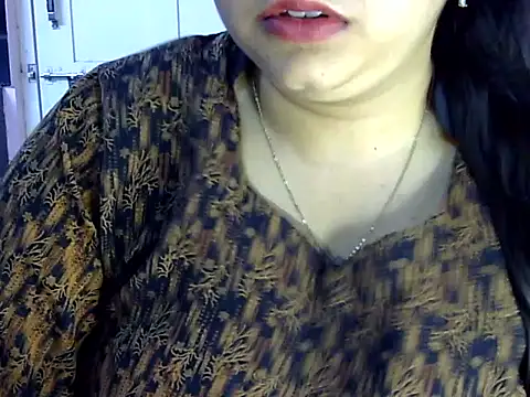 Snapshot of Cute_Aliyaa chatting on June 3, 2026, 2:33 pm Cute Aliyaa online show from June 3, 2026, 2:33 pm