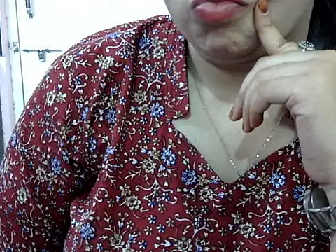 Snapshot of Cute_Aliyaa chatting on May 19, 2026, 1:40 pm Cute Aliyaa online show from May 19, 2026, 1:40 pm