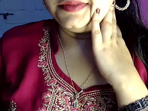 Snapshot of Cute_Aliyaa chatting on July 27, 2026, 2:02 pm Cute Aliyaa online show from July 27, 2026, 2:02 pm