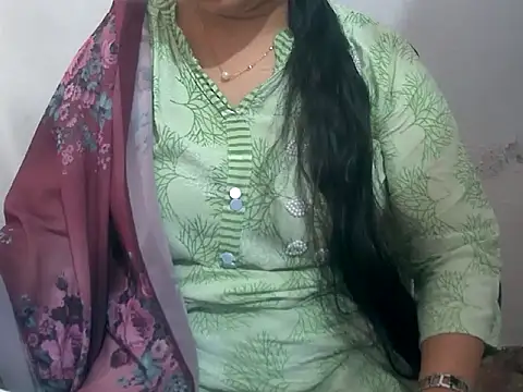 Cute Aliyaa online show from March 2, 2026, 8:21 am