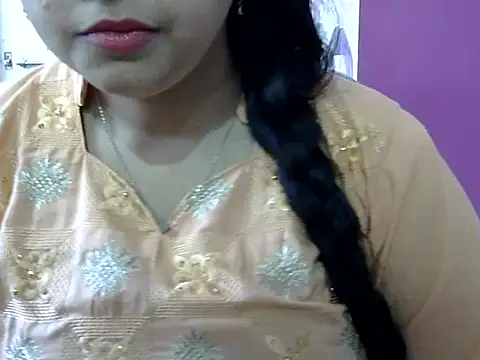 Snapshot of Cute_Aliyaa chatting on May 7, 2026, 10:40 am Cute Aliyaa online show from May 7, 2026, 10:40 am