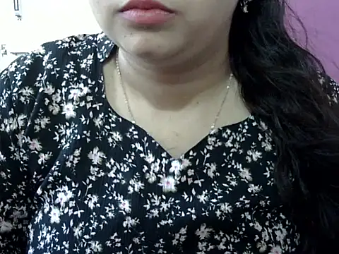 Snapshot of Cute_Aliyaa chatting on May 5, 2026, 12:08 pm Cute Aliyaa online show from May 5, 2026, 12:08 pm