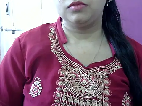 Snapshot of Cute_Aliyaa chatting on May 3, 2026, 10:20 am Cute Aliyaa online show from May 3, 2026, 10:20 am